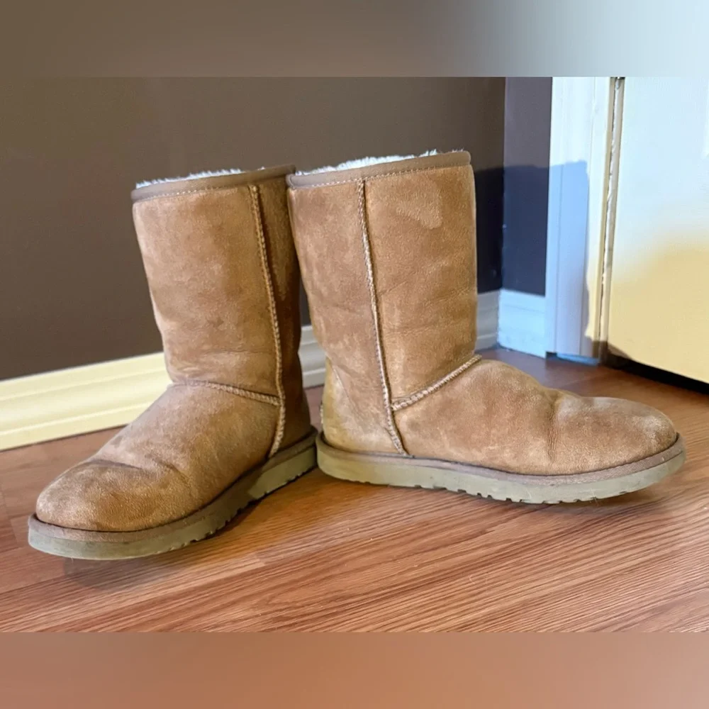 UGG Chestnut Label Tag - Size USA 8 / EU 39 - Picture 8 of 10